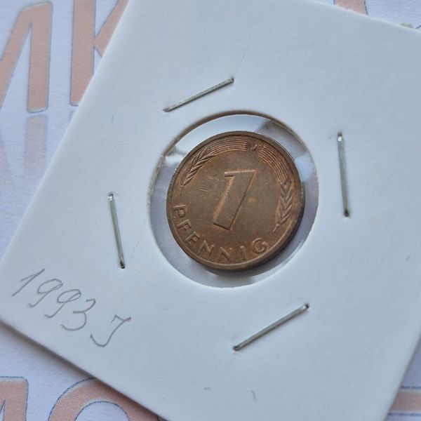Монета Німеччини 1 пфеніг 1993 року, мітка монетного двору "J" - Гамбург de_1_1993_J фото