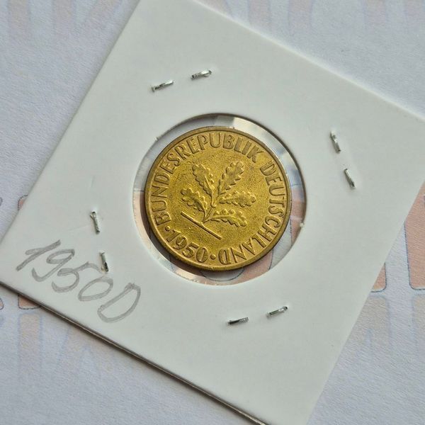 Монета Німеччини&nbsp;10 пфенігів&nbsp;1950 року, мітка монетного двору "D" - Мюнхен de_10_1950_D фото