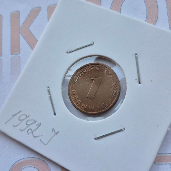 Монета Німеччини 1 пфеніг 1992 року, мітка монетного двору "J" - Гамбург de_1_1992_J фото