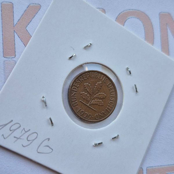 Монета Німеччини 1 пфеніг 1979 року, мітка монетного двору "G" - Карлсруе de_1_1979_G фото