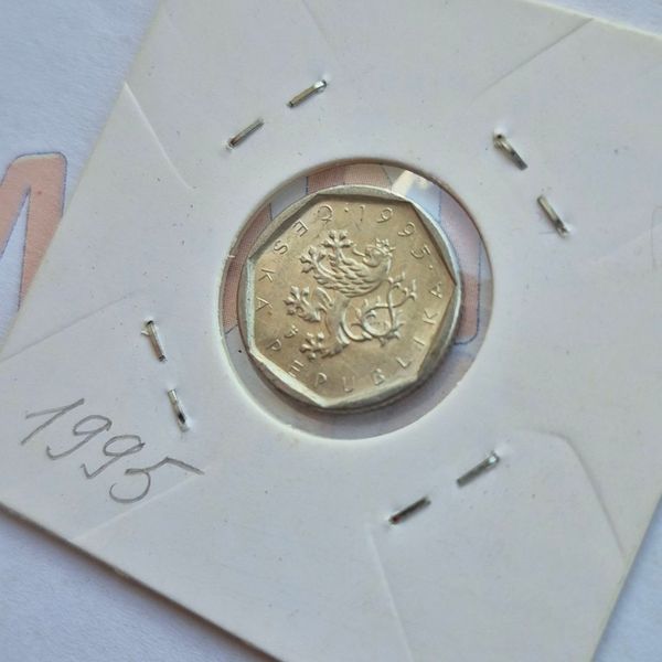 Монета Чехії 20 гелерів 1995 року, мітка монетного двору: "b" (b з короною) - Яблунець-над-Нісою, Чехія cz_20_1995 фото